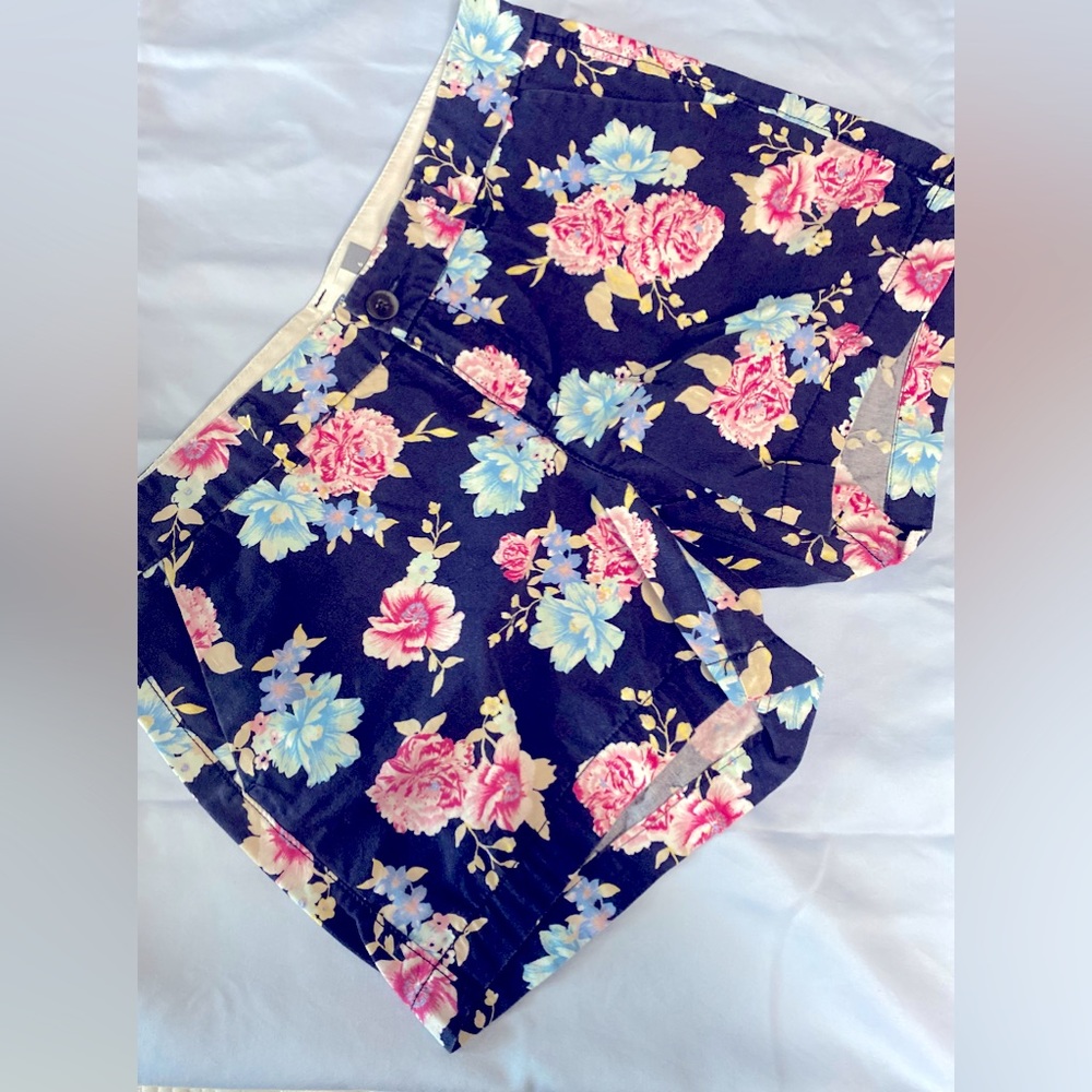 Old Navy Shorts Size 6